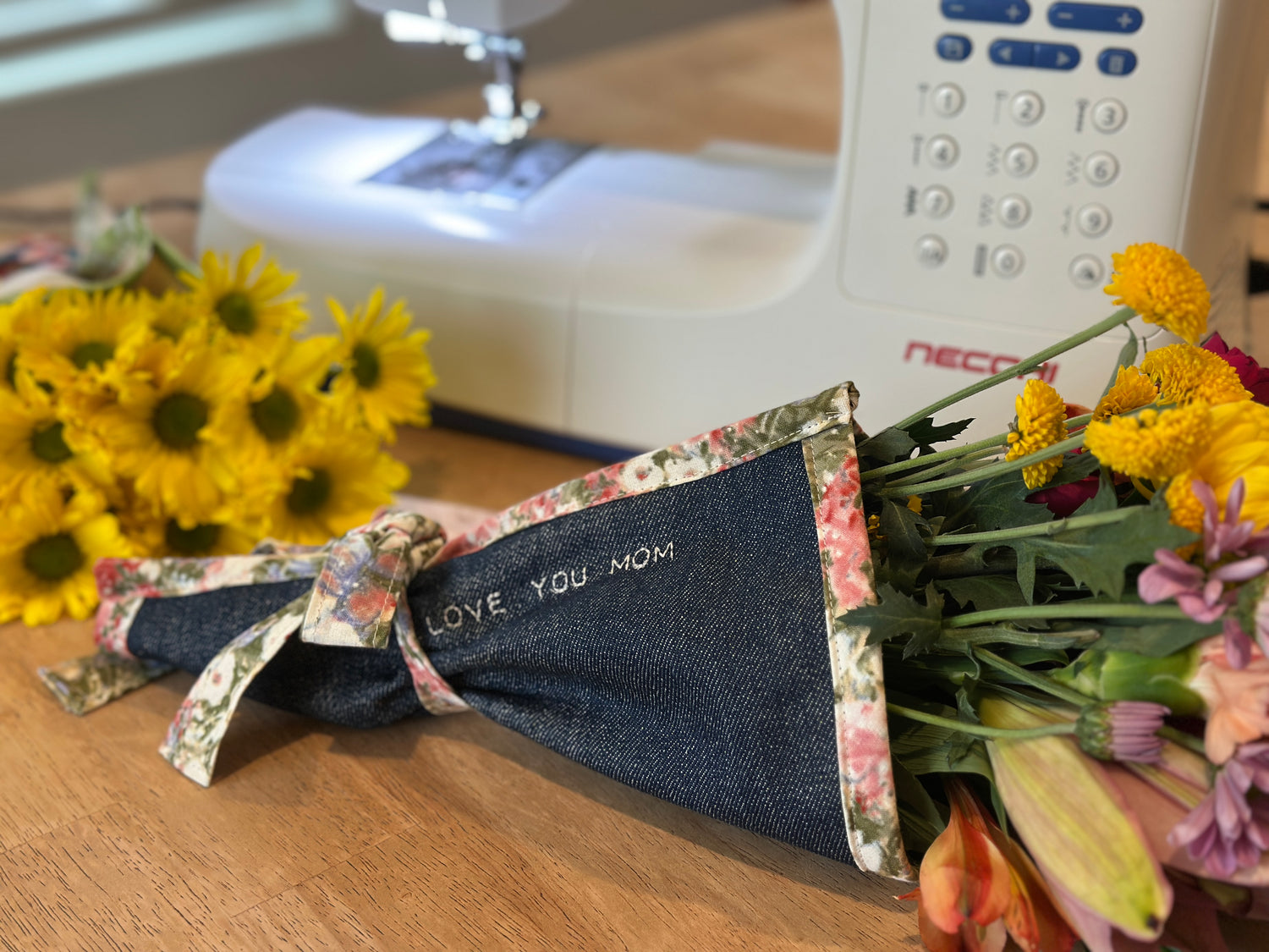 FREE DIY Fabric Flower Bouquet Wrap Sewing Template Download